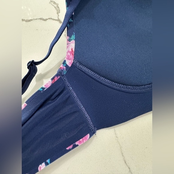 Victoria’s Secret floral incredible by victoria’s secret push up bra size 32B - Picture 4 of 6